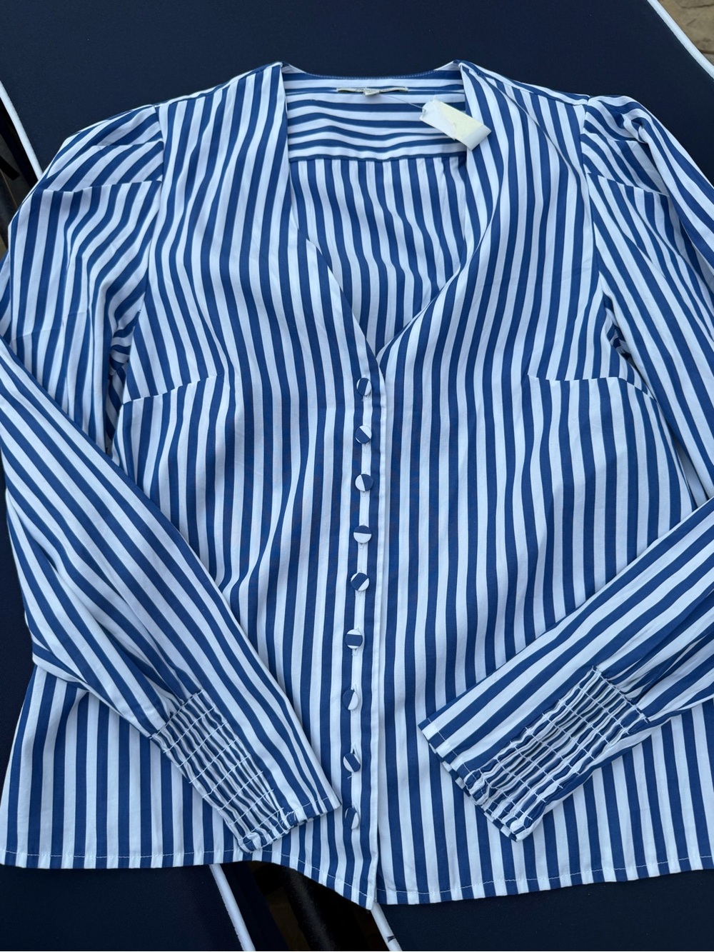 MADEWELL XS Stacked-Button V-Neck Shirt in Poplin NZ420 - Picture 5 of 7